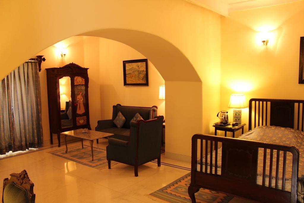 Brijraj Bhawan Palace Hotel Кота Экстерьер фото